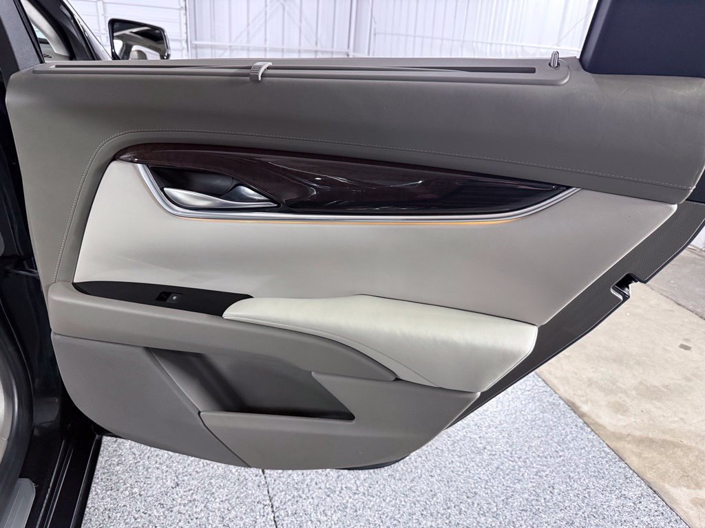Used 2014 Cadillac XTS Platinum AWD/4WD image 32