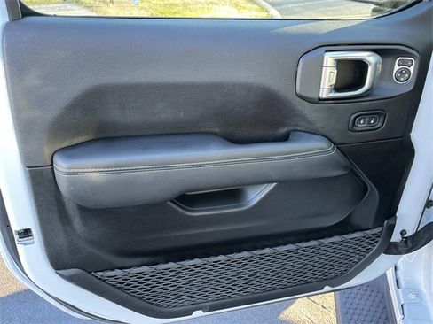 Used 2023 Jeep Wrangler Unlimited Sahara w/ Cold Weather Group image 23