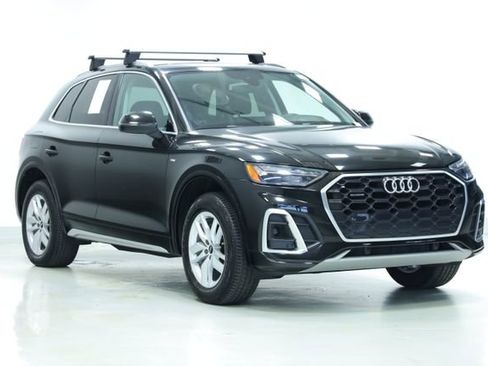 Used 2023 Audi Q5 2.0T Premium w/ Convenience Package image 3
