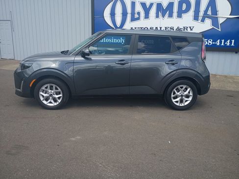 Used 2024 Kia Soul LX w/ Option Group 015 FWD image 25
