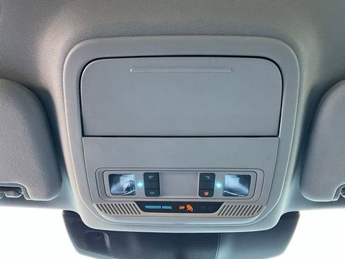 Used 2021 Ford Explorer XLT w/ Equipment Group 202A image 18