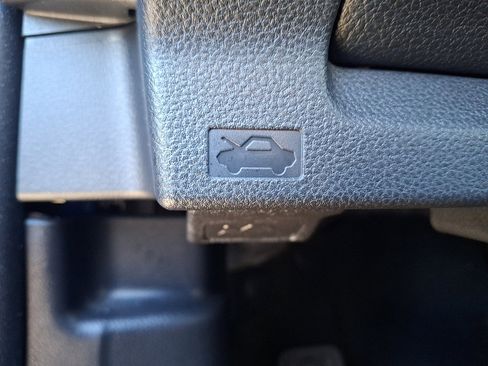 Certified 2025 Subaru Crosstrek 2.0i Premium image 25