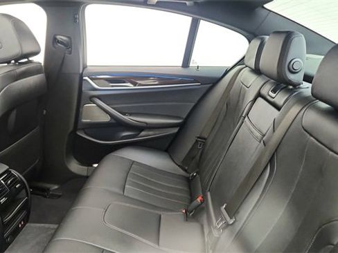 Used 2023 BMW 530e xDrive w/ Premium Package image 28