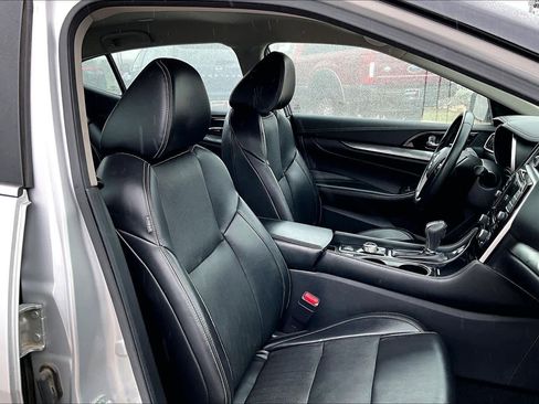 Used 2022 Nissan Maxima SV w/ Floor Mat Group image 16