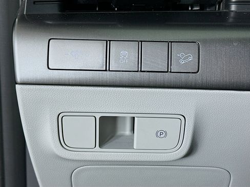 Used 2025 Hyundai Kona SEL image 17