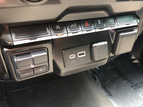 Used 2021 Chevrolet Silverado 1500 Custom image 29