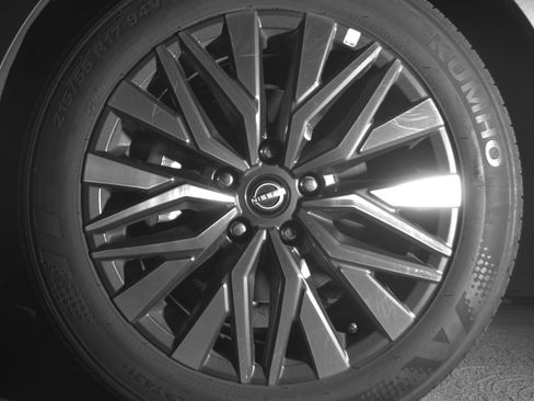 Used 2025 Nissan Altima 2.5 SV image 12