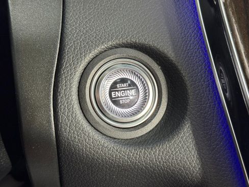 Used 2020 Mercedes-Benz GLC 300 GLC 300 w/ AMG Line image 24