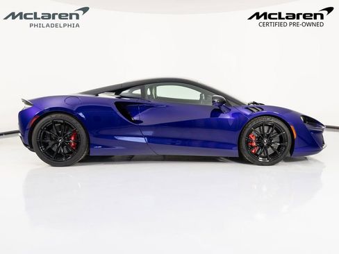 Used 2023 McLaren Artura RWD image 4