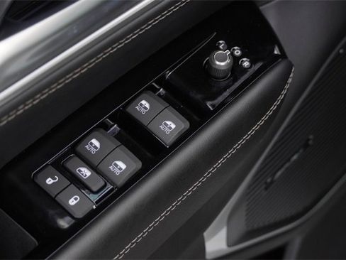 New 2025 Jeep Wagoneer L Series II w/ Premium Group I image 24