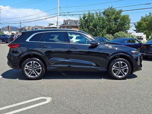 Certified 2025 Audi Q5 Premium Plus w/ Premium Plus AWD/4WD image 10