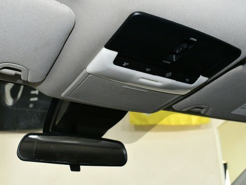 Used 2020 Nissan Altima 2.5 SR w/ Premium Package FWD image 31