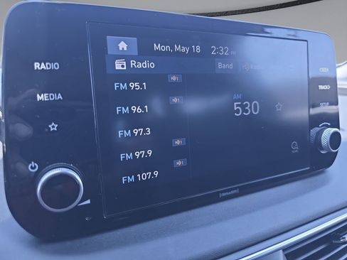 Used 2021 Hyundai Santa Fe SEL w/ Convenience Package FWD image 22
