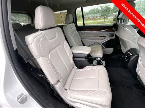 Used 2023 Jeep Grand Cherokee L Summit w/ Advanced Protech Group IV AWD/4WD image 27