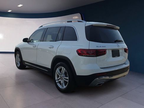 Used 2022 Mercedes-Benz GLB 250 image 3