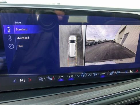 New 2026 Chevrolet Suburban Premier image 31