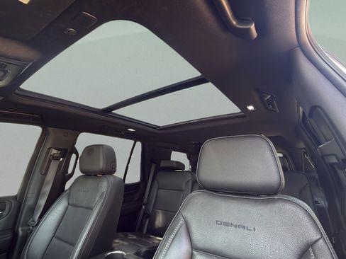 Used 2023 GMC Yukon Denali AWD/4WD image 23