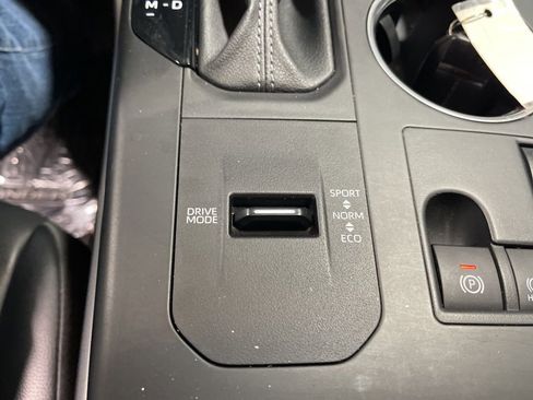 Used 2024 Toyota Highlander XLE image 37