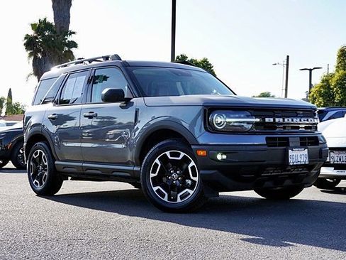 Used 2024 Ford Bronco Sport Outer Banks w/ Tech Package AWD/4WD image 2