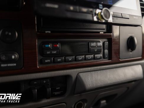 Used 2006 Ford F250 Lariat image 34