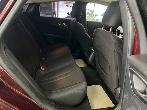 Used 2015 Chrysler 200 Limited w/ Convenience Group image 16