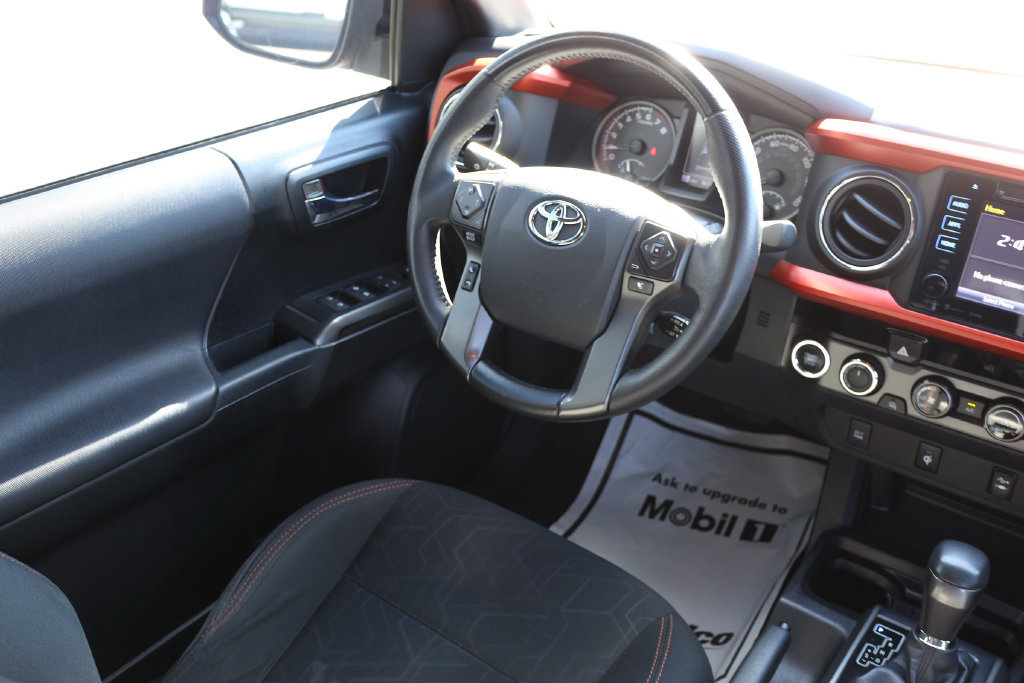 Used 2017 Toyota Tacoma TRD Off-Road AWD/4WD image 20