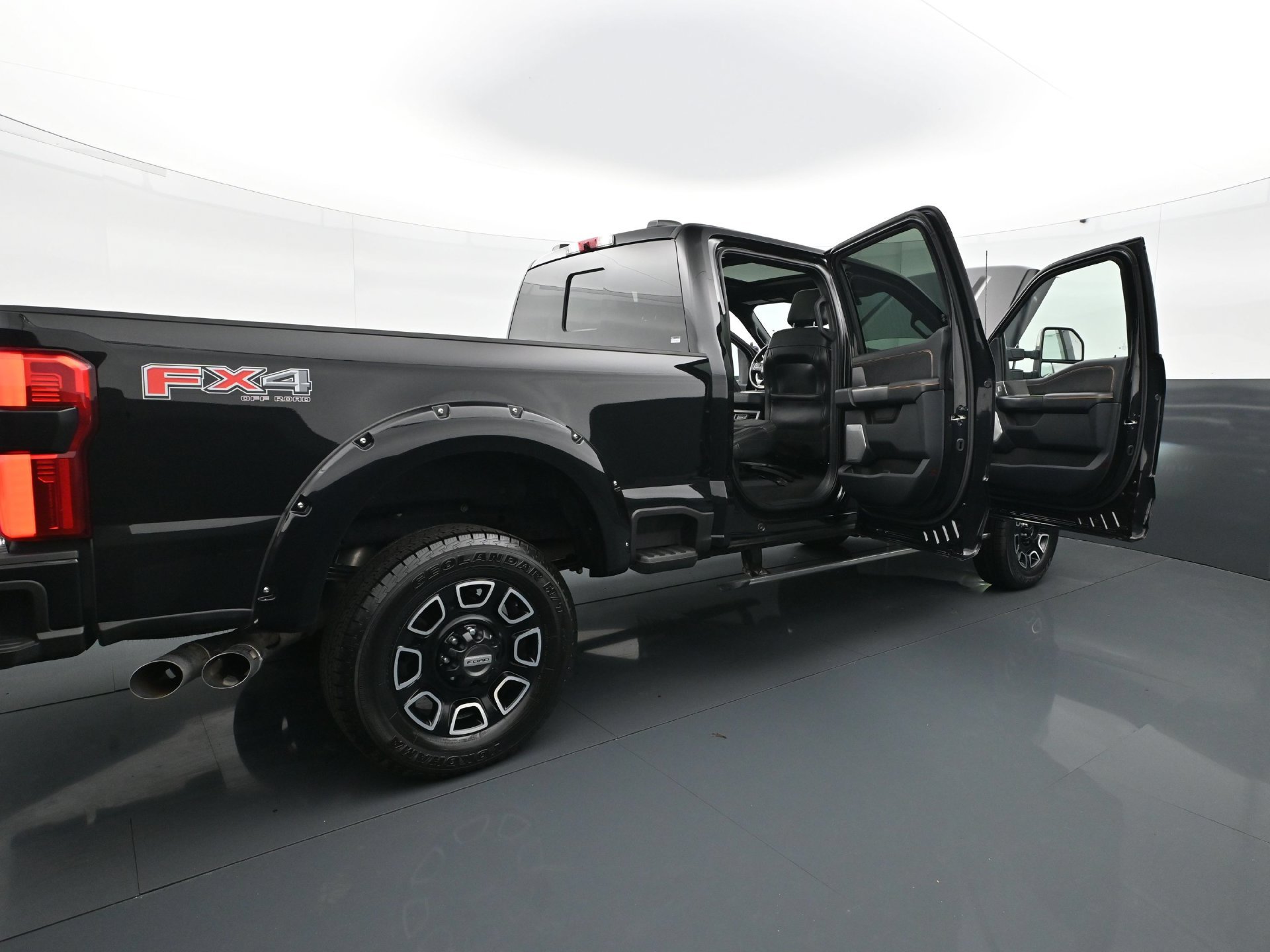 Used 2024 Ford F250 Platinum AWD/4WD image 35