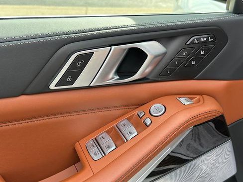 Used 2025 BMW ALPINA XB7 image 19