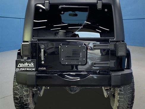 Used 2017 Jeep Wrangler Unlimited Sahara image 10