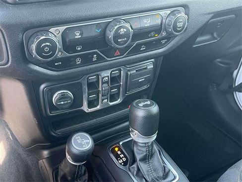 Used 2024 Jeep Wrangler Sport S image 30