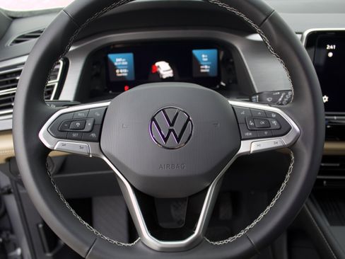 New 2026 Volkswagen Atlas Cross Sport SE image 15