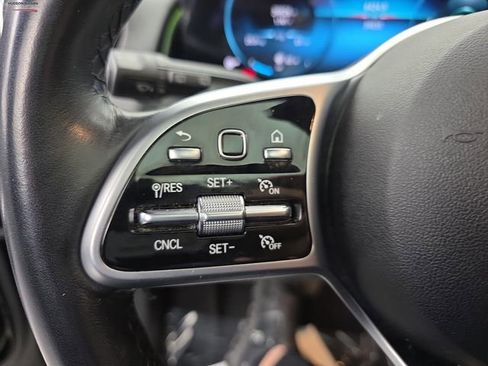 Used 2023 Mercedes-Benz GLB 250 4MATIC image 40