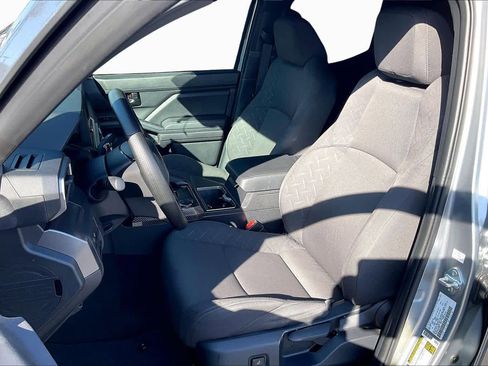 Used 2025 Toyota Tacoma SR5 image 7