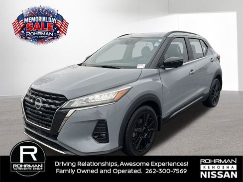 Used 2023 Nissan Kicks SR w/ SR Premium Package FWD image 1