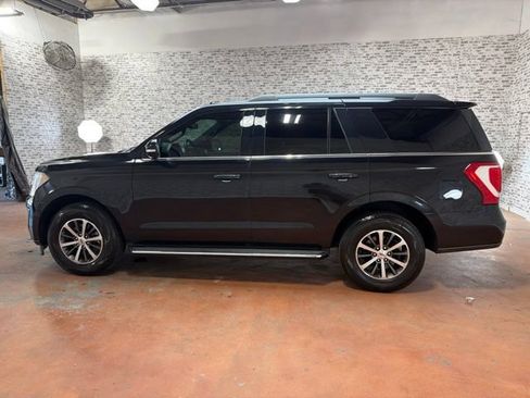 Used 2019 Ford Expedition XLT w/ Equipment Group 202A RWD image 4