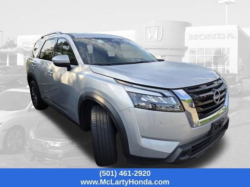 Used 2025 Nissan Pathfinder SV AWD/4WD image 3