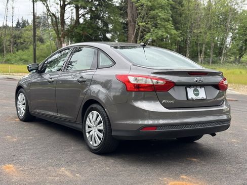 Used 2012 Ford Focus SE FWD image 3