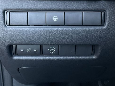 Used 2023 Nissan Rogue SV image 26