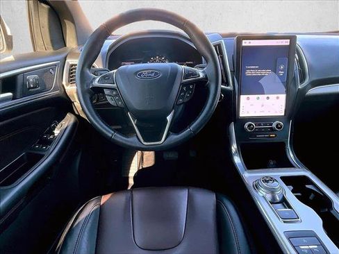 Used 2022 Ford Edge Titanium w/ Equipment Group 301A image 7