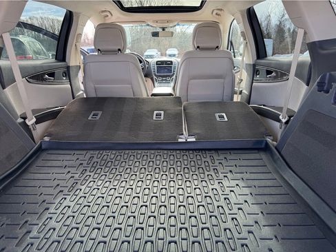 Used 2020 Lincoln Nautilus Reserve image 23