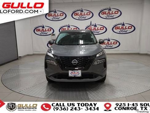 Used 2023 Nissan Rogue SV image 3