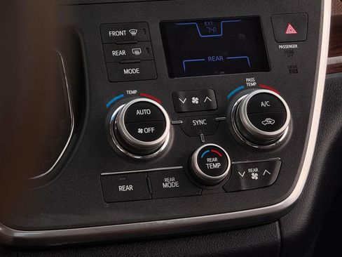 Certified 2017 Toyota Sienna Limited Premium AWD/4WD image 17