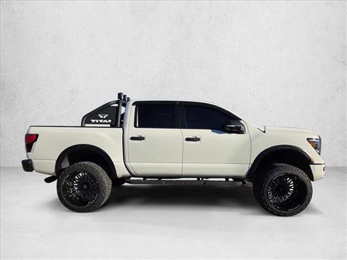 Used 2021 Nissan Titan PRO-4X w/ Pro-4x Convenience Package image 4