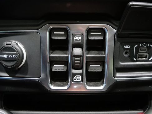 Used 2022 Jeep Wrangler Unlimited Sport AWD/4WD image 21