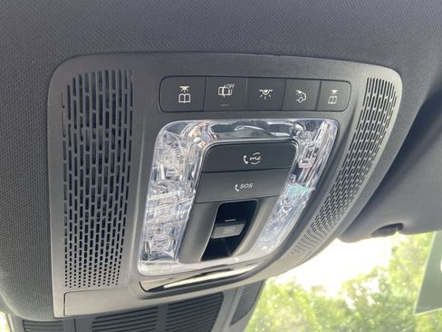 Used 2025 Mercedes-Benz GLS 580 4MATIC image 39