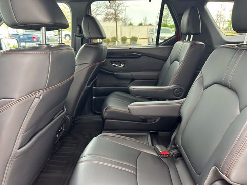 Certified 2025 Honda Pilot TrailSport image 26