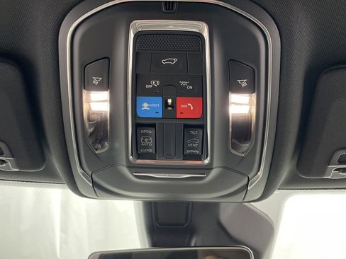 New 2025 Jeep Grand Cherokee L Altitude image 16