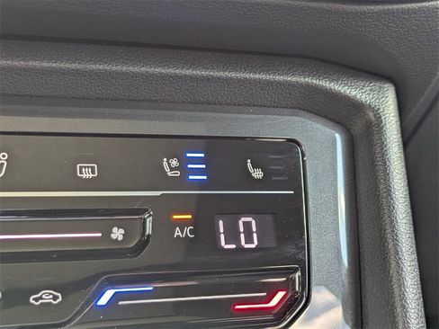 Used 2023 Volkswagen Tiguan SEL R-Line image 21