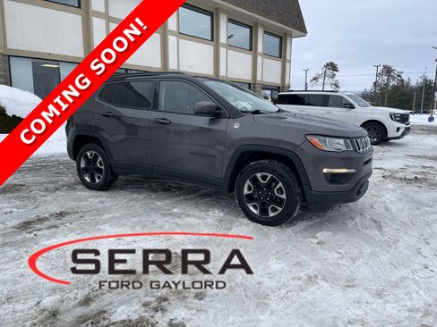 Used 2018 Jeep Compass Trailhawk image 1