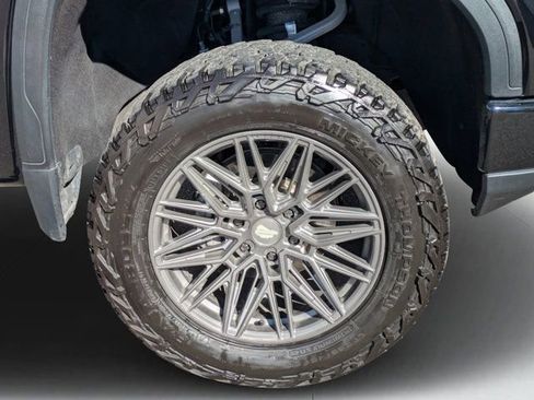 Used 2023 GMC Sierra 1500 AT4 w/ AT4 Premium Package image 8